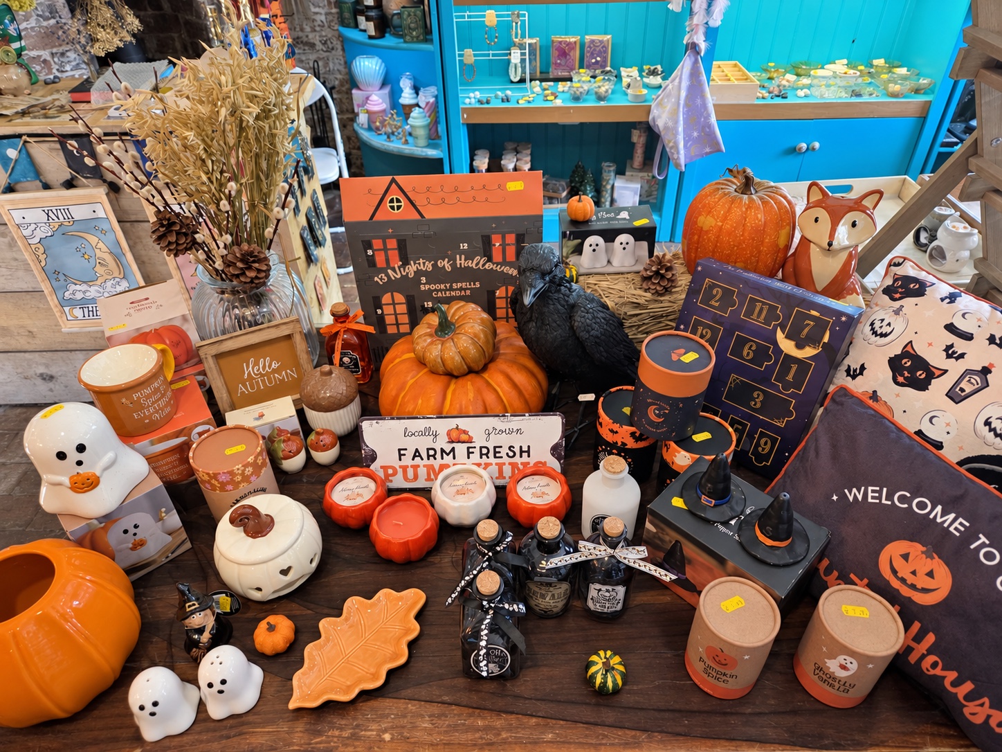 A joyful autumn and Halloween display