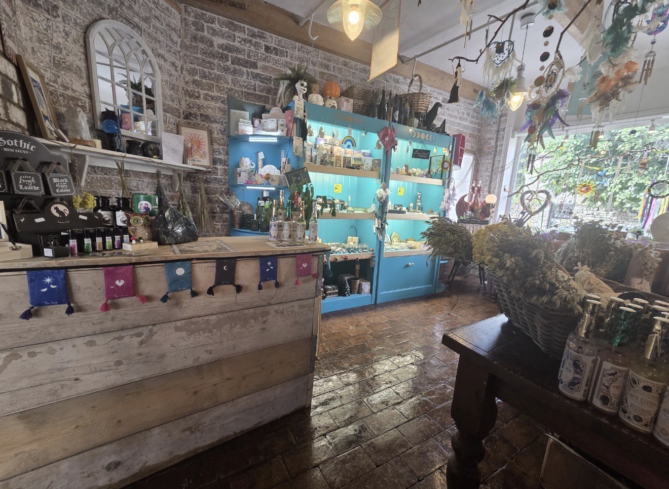 Counter and crystal display at The Wenlock Witch